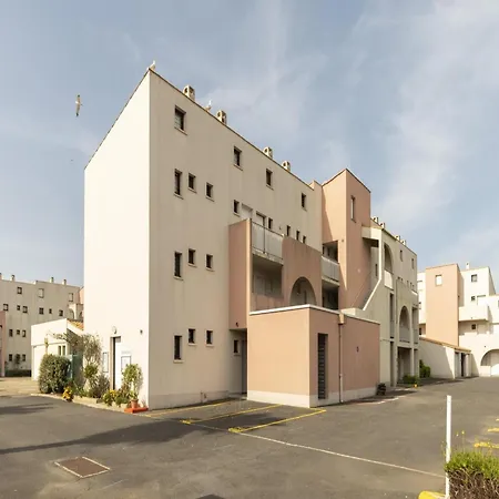 Pretty In Agde